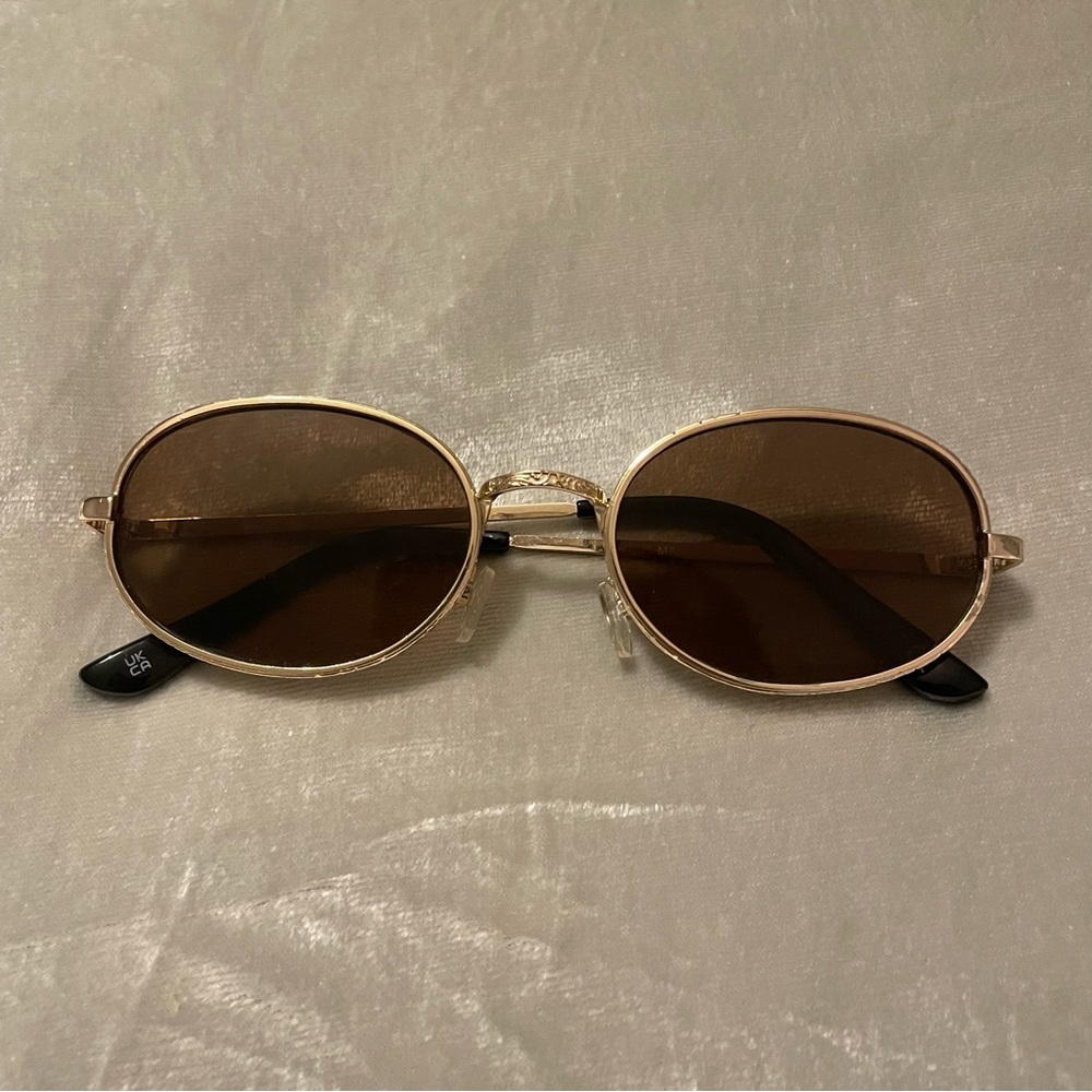 Gold Trim Oval Frame Sunglasses
